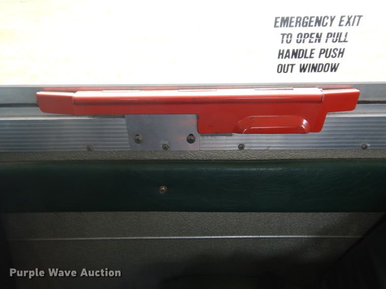 image for item GY9208 1997 International 3800 school bus