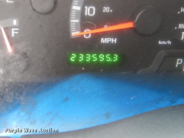 image for item GY9827 2001 Ford F150  SuperCrew pickup truck