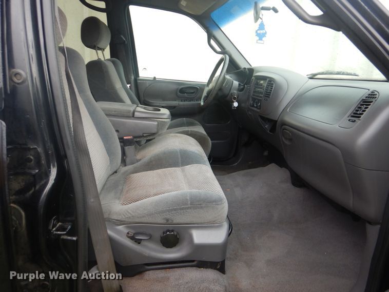 image for item GY9827 2001 Ford F150  SuperCrew pickup truck