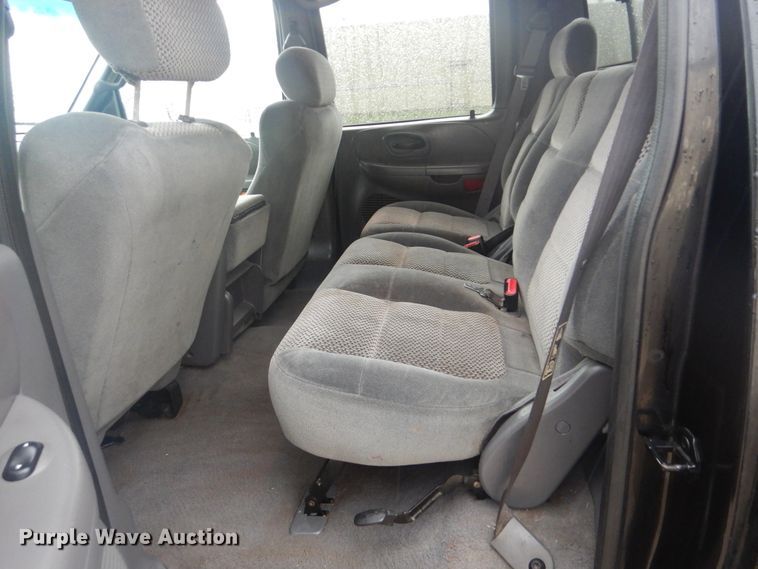 image for item GY9827 2001 Ford F150  SuperCrew pickup truck