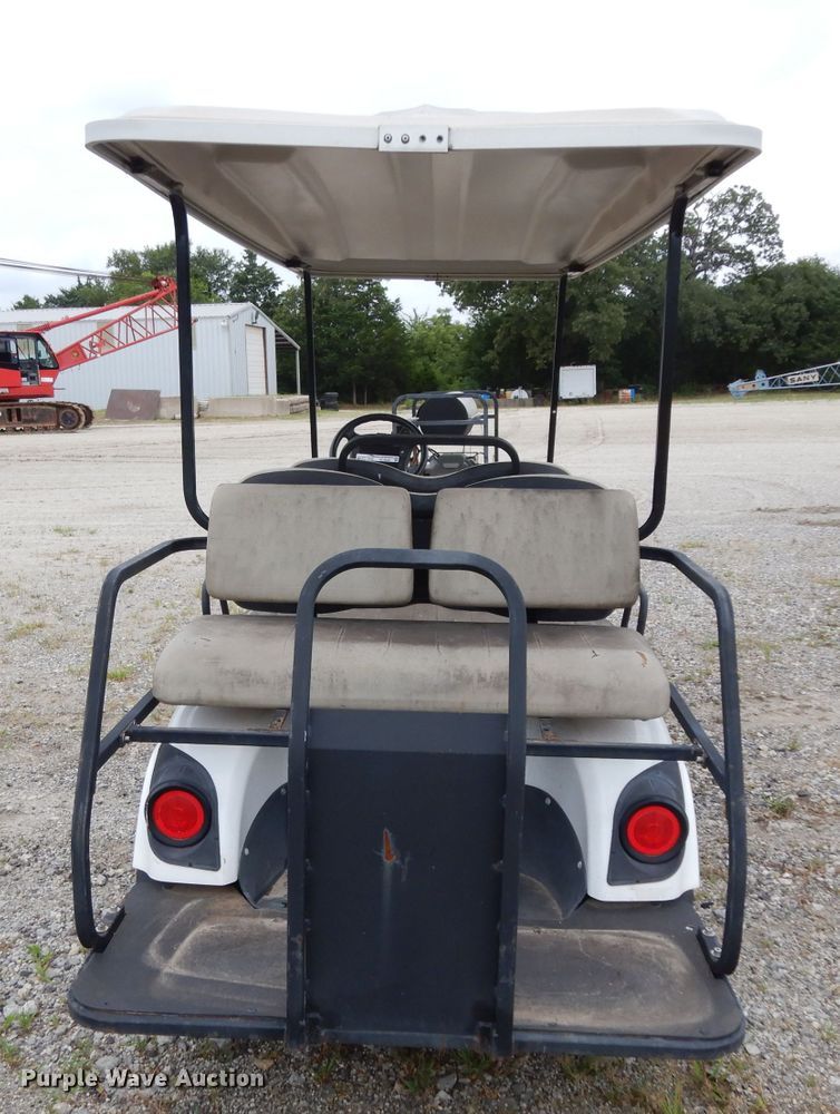 image for item HC9666 2012 Yamaha Concierge 6  golf cart