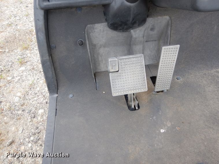 image for item HC9666 2012 Yamaha Concierge 6  golf cart