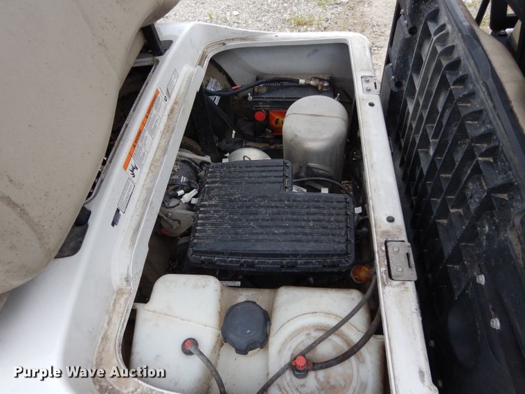 image for item HC9666 2012 Yamaha Concierge 6  golf cart