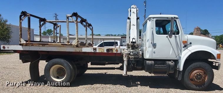 image for item HK9114 1993 International 4800  crane truck