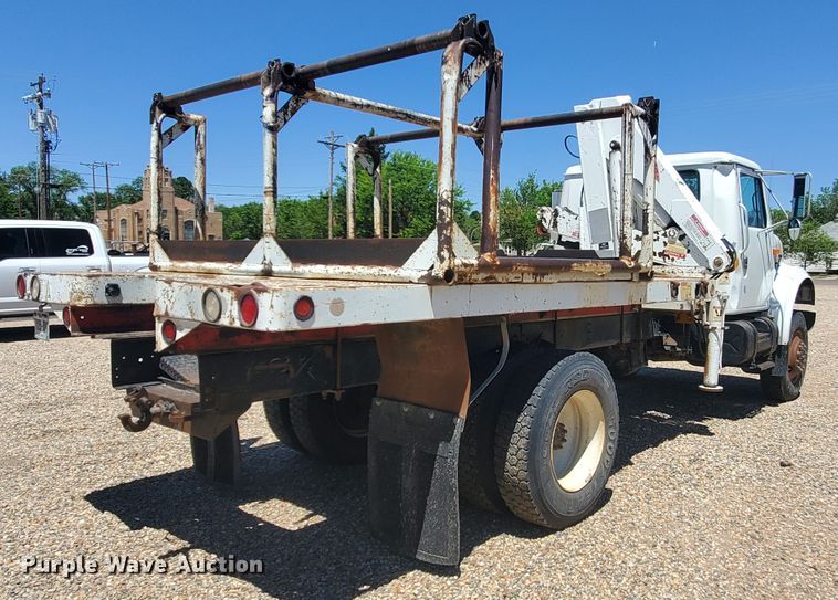 image for item HK9114 1993 International 4800  crane truck