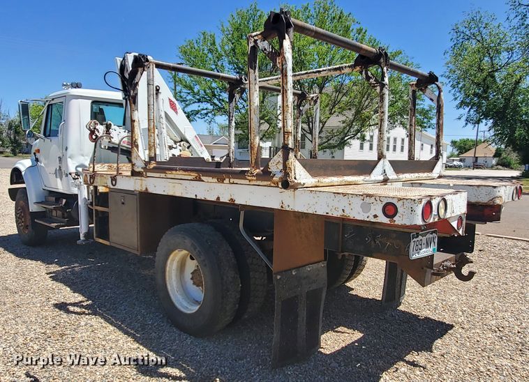 image for item HK9114 1993 International 4800  crane truck