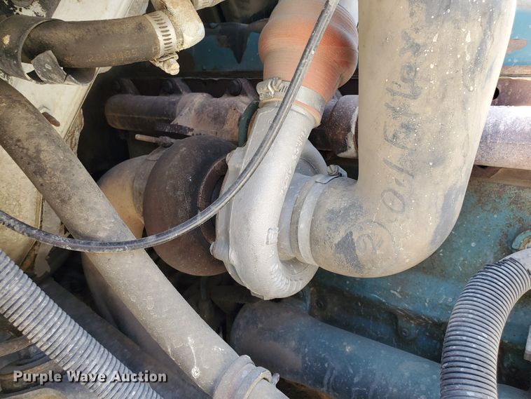 image for item HK9114 1993 International 4800  crane truck