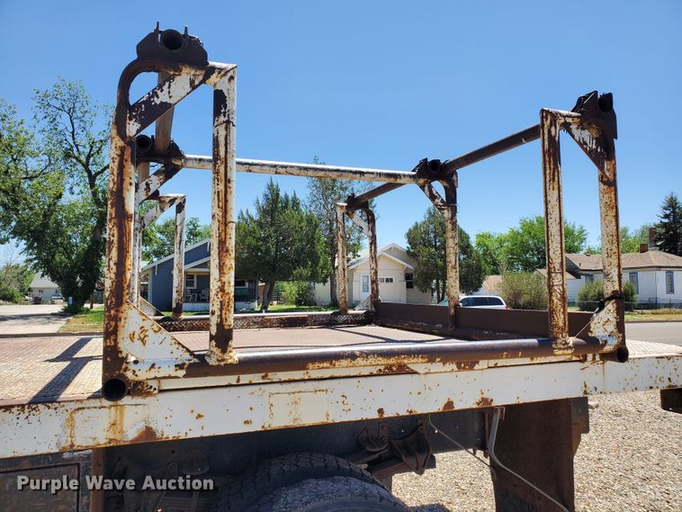 image for item HK9114 1993 International 4800  crane truck