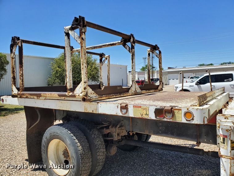 image for item HK9114 1993 International 4800  crane truck