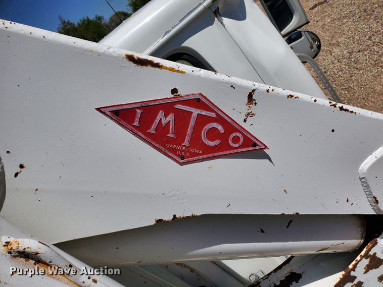 image for item HK9114 1993 International 4800  crane truck