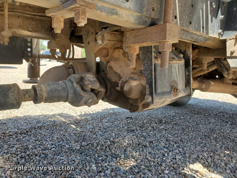 image for item HK9114 1993 International 4800  crane truck