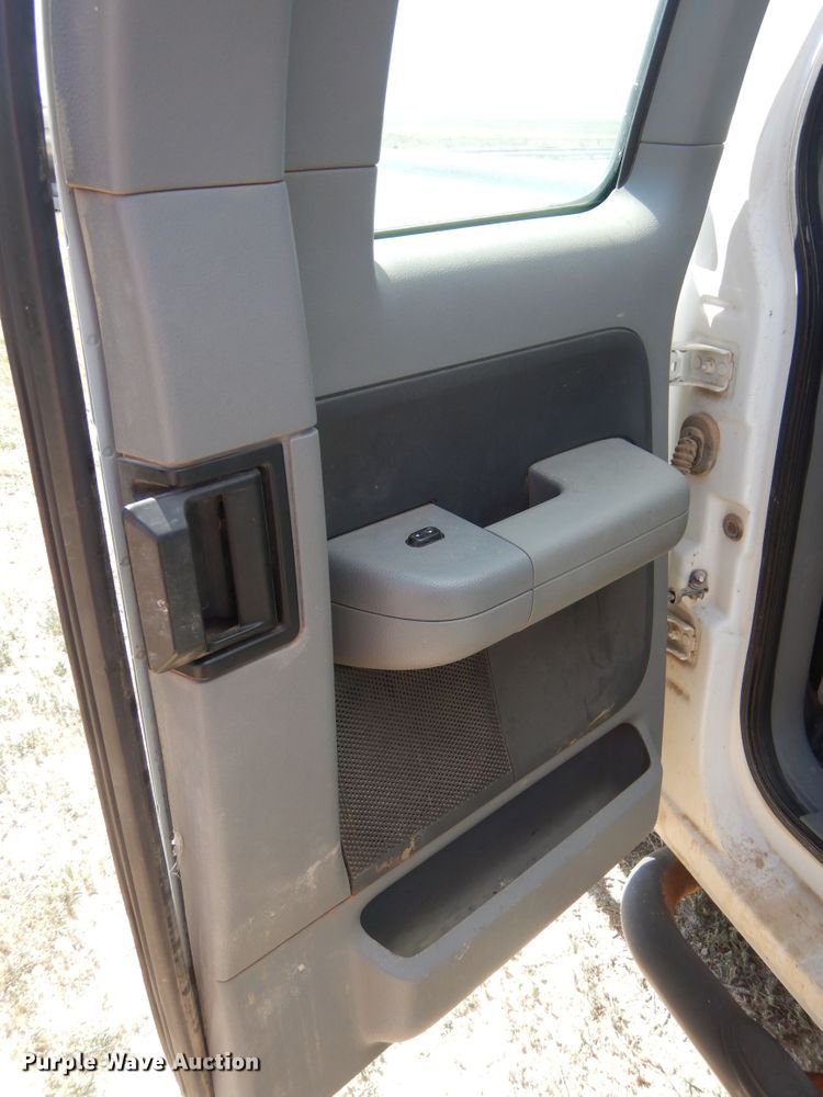 image for item HM9227 2006 Ford F150  SuperCab pickup truck