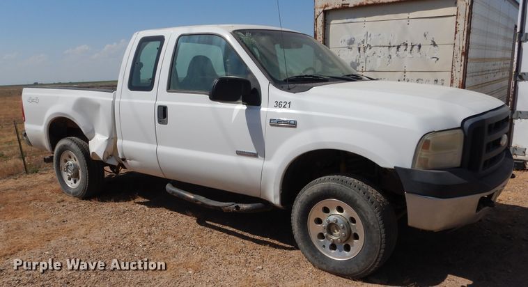 image for item HM9235 2007 Ford F250 Super Duty  SuperCab pickup truck