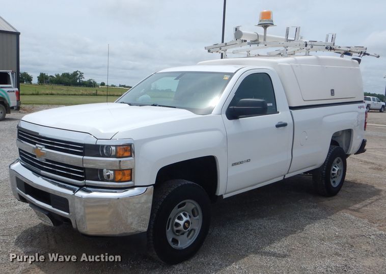 image for item HM9652 2015 Chevrolet Silverado 2500HD  pickup truck