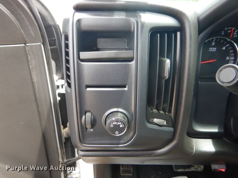 image for item HM9652 2015 Chevrolet Silverado 2500HD  pickup truck