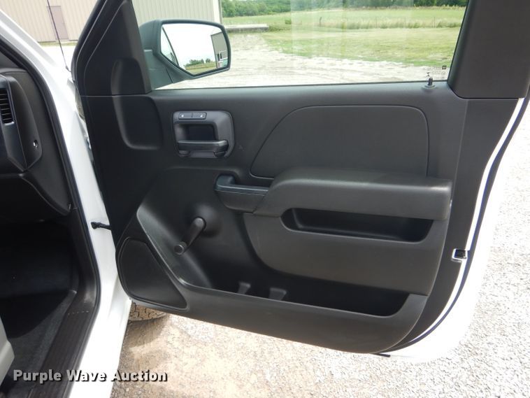 image for item HM9652 2015 Chevrolet Silverado 2500HD  pickup truck