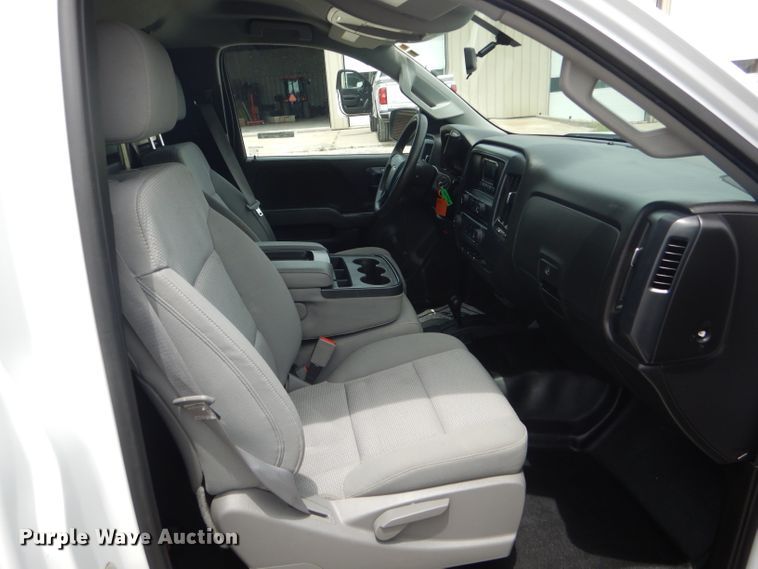 image for item HM9652 2015 Chevrolet Silverado 2500HD  pickup truck