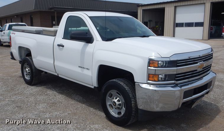 image for item HM9653 2015 Chevrolet Silverado 2500HD  pickup truck