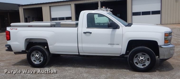 image for item HM9653 2015 Chevrolet Silverado 2500HD  pickup truck