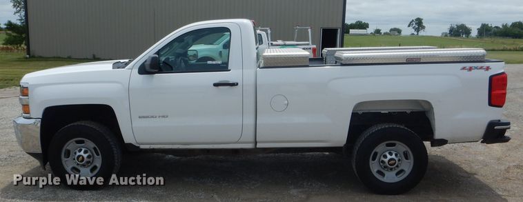 image for item HM9653 2015 Chevrolet Silverado 2500HD  pickup truck