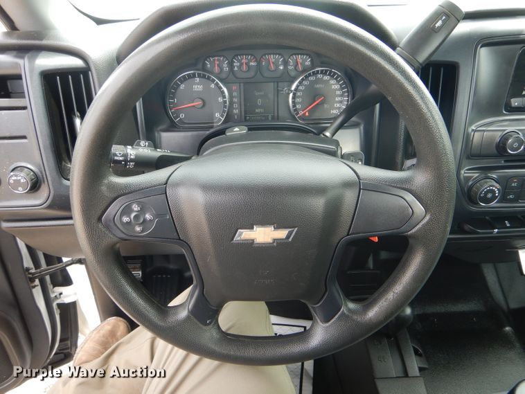 image for item HM9653 2015 Chevrolet Silverado 2500HD  pickup truck