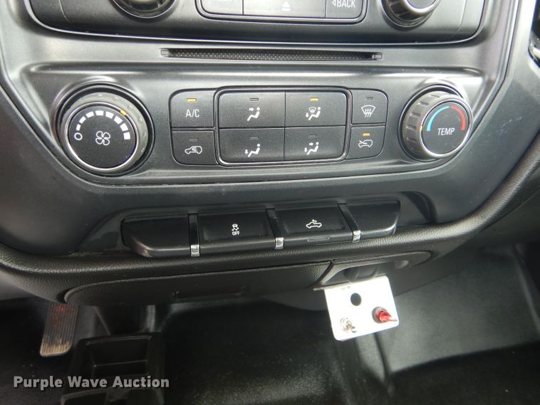 image for item HM9653 2015 Chevrolet Silverado 2500HD  pickup truck