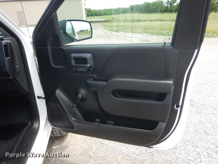 image for item HM9653 2015 Chevrolet Silverado 2500HD  pickup truck