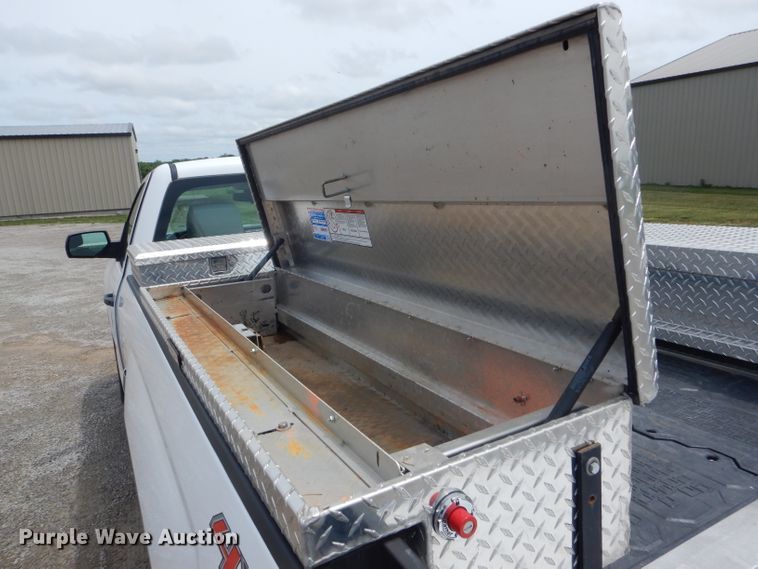 image for item HM9653 2015 Chevrolet Silverado 2500HD  pickup truck