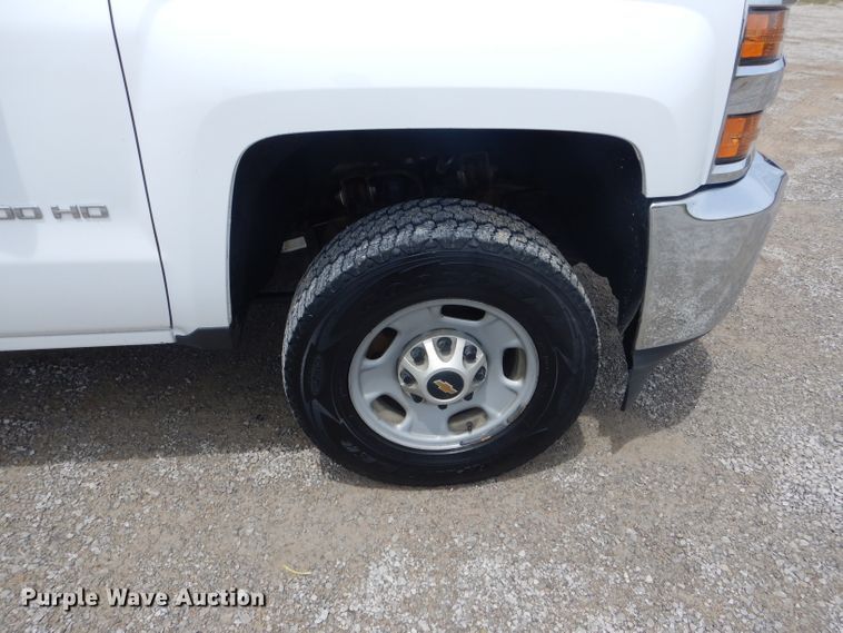 image for item HM9653 2015 Chevrolet Silverado 2500HD  pickup truck