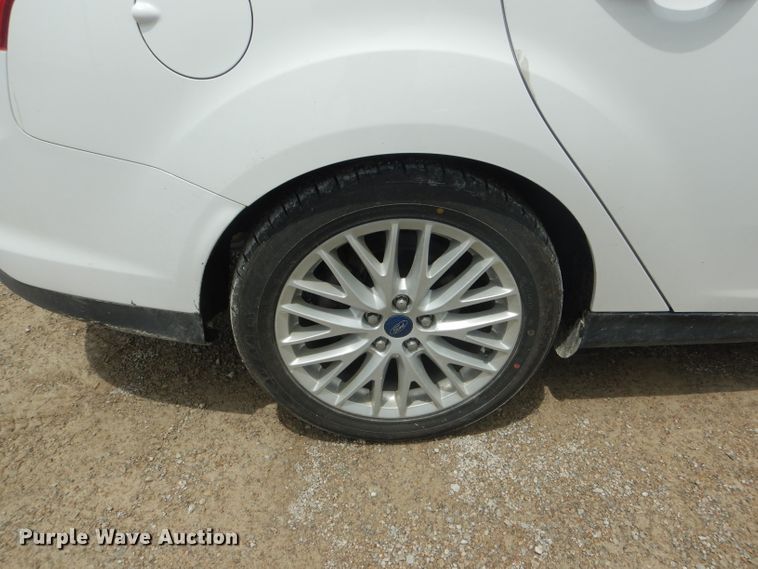 image for item HM9654 2012 Ford Focus SEL