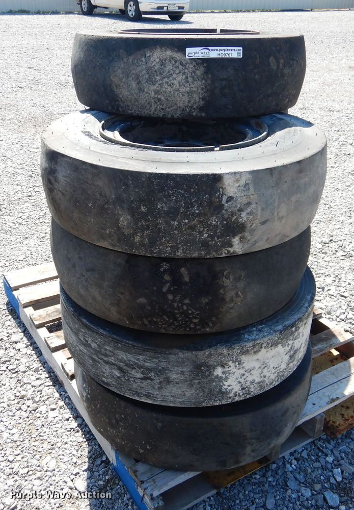 image for item HO9767 (9) 7.50-15 pneumatic roller tires