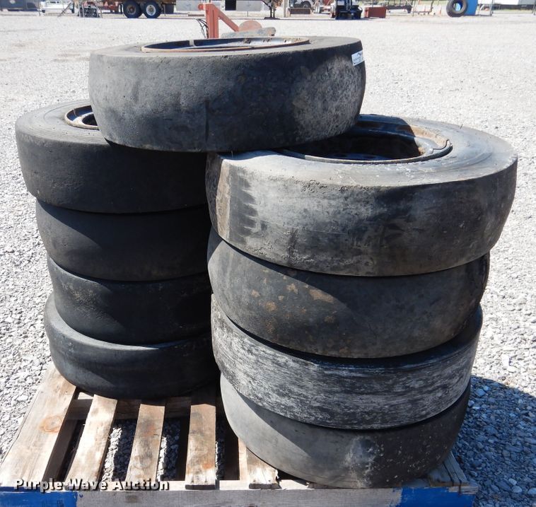 image for item HO9767 (9) 7.50-15 pneumatic roller tires