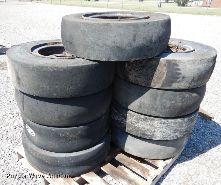 image for item HO9767 (9) 7.50-15 pneumatic roller tires