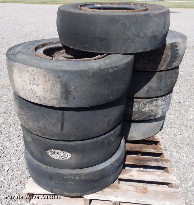 image for item HO9767 (9) 7.50-15 pneumatic roller tires