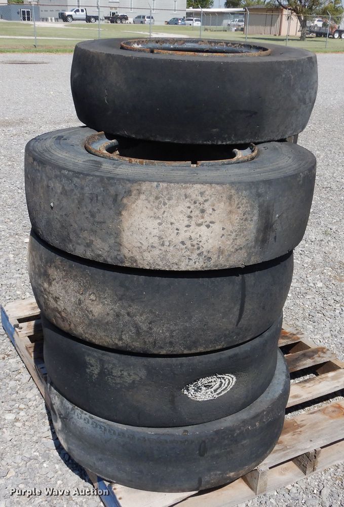 image for item HO9767 (9) 7.50-15 pneumatic roller tires