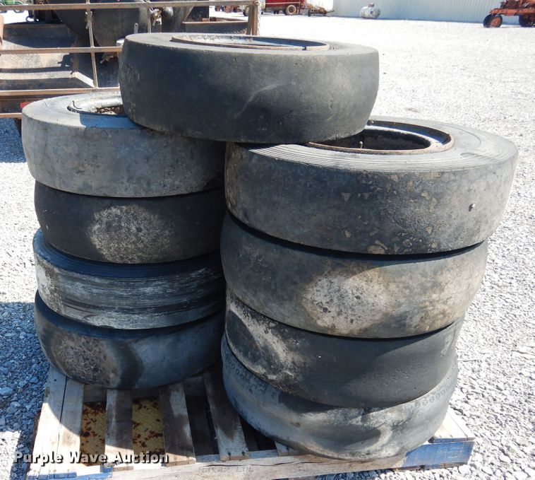 image for item HO9767 (9) 7.50-15 pneumatic roller tires