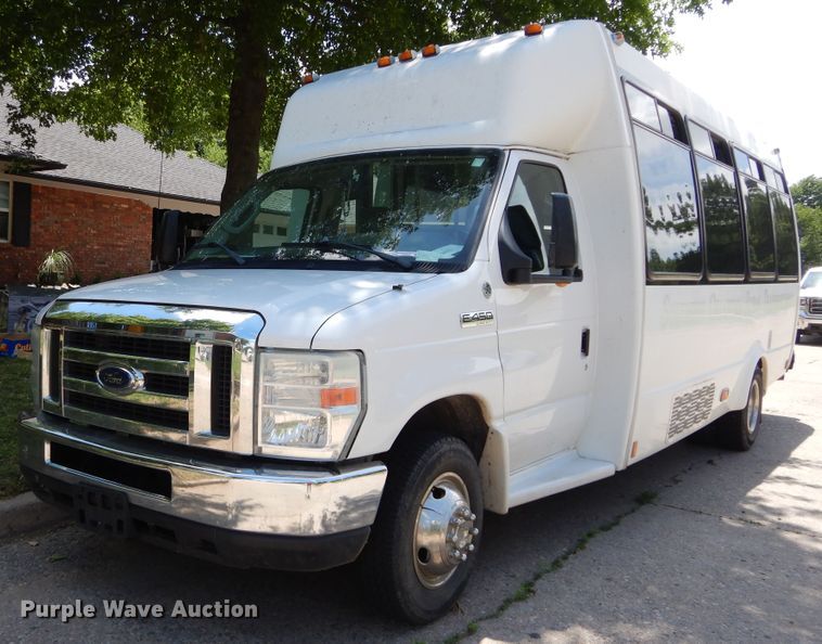 image for item HS9699 2009 Ford E450  shuttle bus