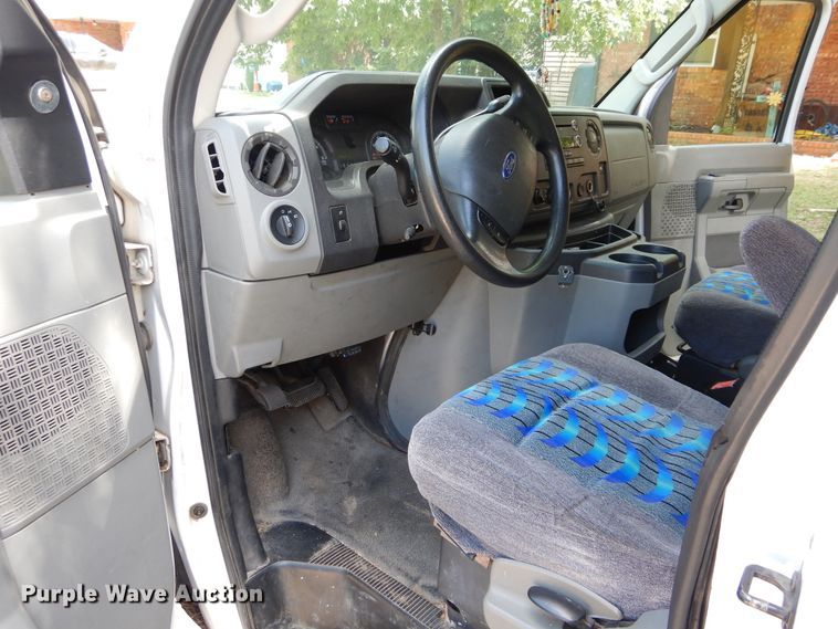 image for item HS9699 2009 Ford E450  shuttle bus