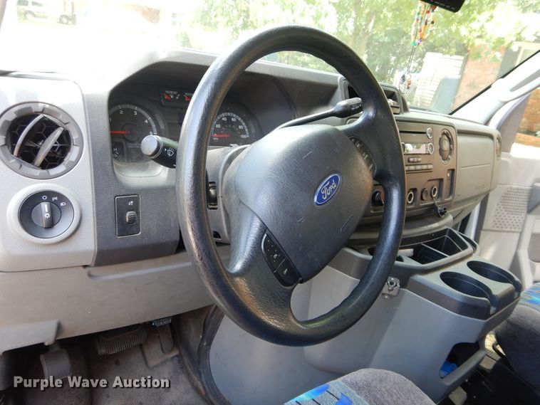 image for item HS9699 2009 Ford E450  shuttle bus