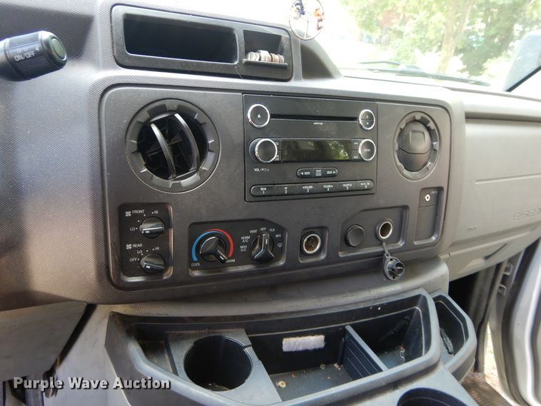 image for item HS9699 2009 Ford E450  shuttle bus