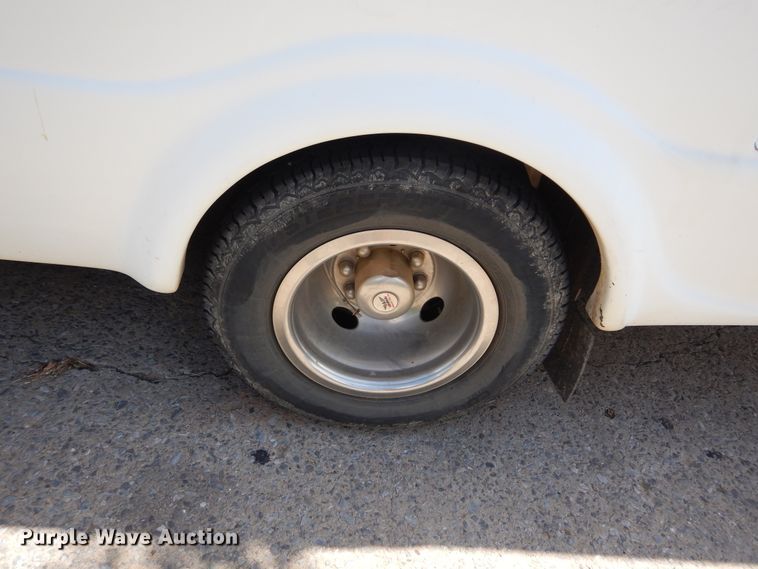 image for item HS9699 2009 Ford E450  shuttle bus