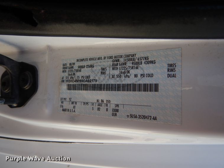 image for item HS9699 2009 Ford E450  shuttle bus