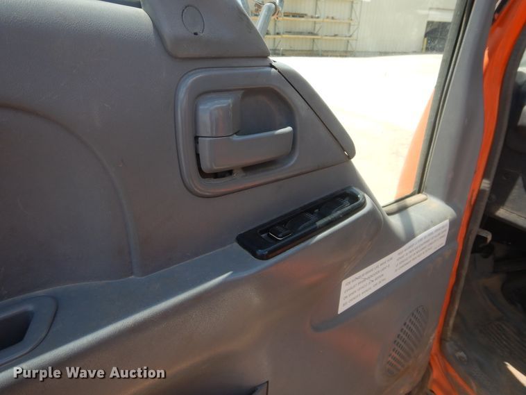 image for item HS9707 2007 Isuzu NQR  flatbed truck