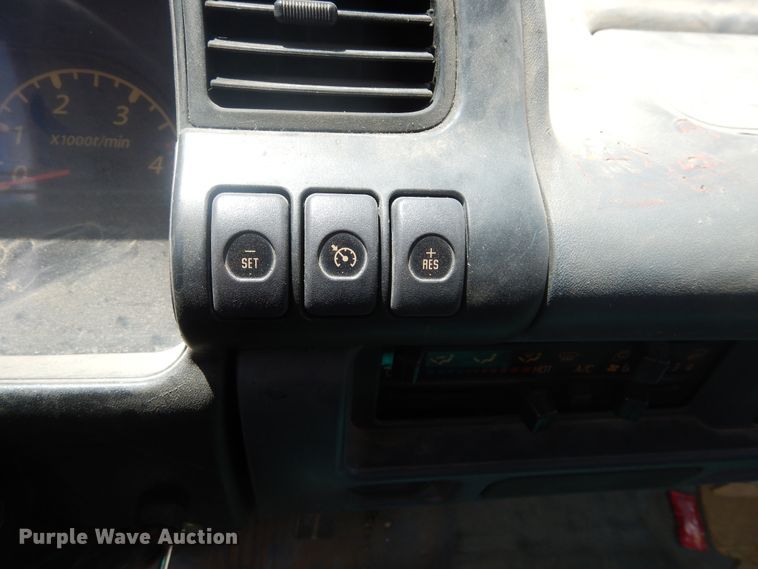 image for item HS9707 2007 Isuzu NQR  flatbed truck