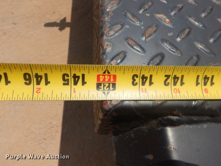 image for item HS9707 2007 Isuzu NQR  flatbed truck