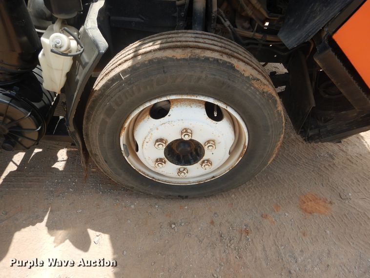 image for item HS9707 2007 Isuzu NQR  flatbed truck