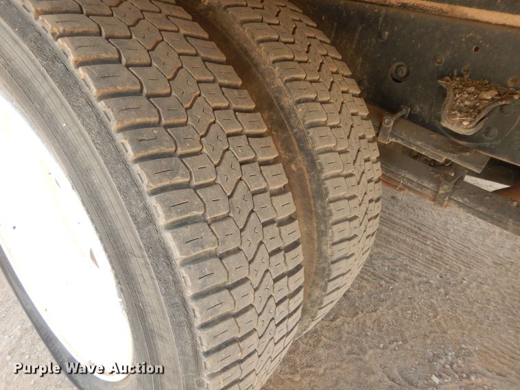 image for item HS9707 2007 Isuzu NQR  flatbed truck