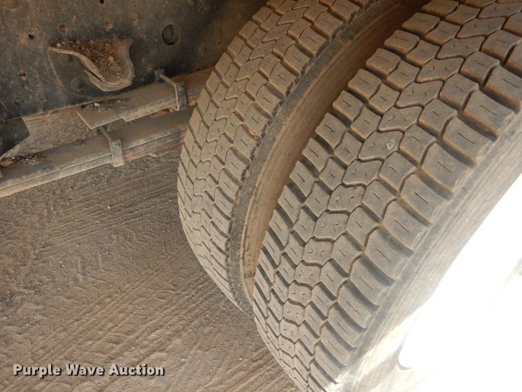 image for item HS9707 2007 Isuzu NQR  flatbed truck