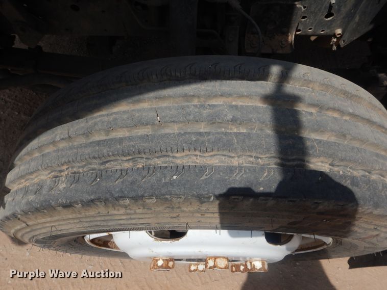 image for item HS9707 2007 Isuzu NQR  flatbed truck