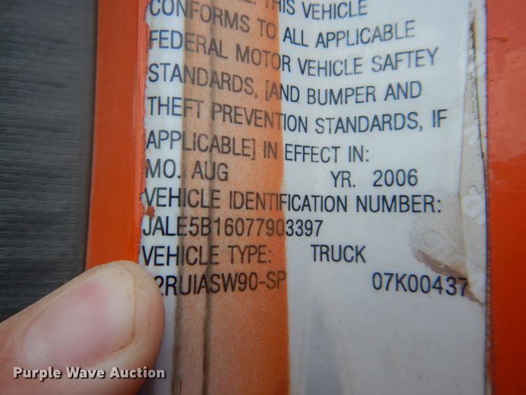 image for item HS9707 2007 Isuzu NQR  flatbed truck